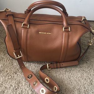 EUC Michael Kors satchel shoulder bag in cognac!